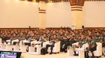 Mayor Jenderal TNI Niko Fahrizal, M.Tr. (Han) menghadiri hari kedua Rapat Pimpinan (Rapim) TNI Angkatan Darat Tahun Anggaran 2025 yang berlangsung di Gedung Balai Kartini, Jakarta, Selasa (4/2/2025).