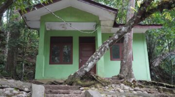 Mayor Jenderal TNI Niko Fahrizal, M.Tr. (Han), kepada Danrem 012/TU, untuk merenovasi sejumlah fasilitas di Kompleks Makam Pahlawan Nasional Teuku Umar yang terletak di Desa Mugo Rayeuk, Kecamatan Panton Reu, Kabupaten Aceh Barat