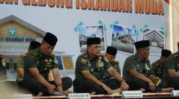  Mayor Jenderal TNI Niko Fahrizal, M.Tr.(Han), meresmikan Gedung Iskandar Muda (GIM) dalam sebuah acara yang berlangsung di Makodam Iskandar Muda. Senin (24/2/25)