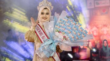 Fatma Tuz Syarah Dinobatkan Sebagai Puteri Model Hijab Indonesia 2025