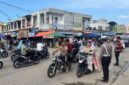 Polres Pidie Jaya bersama Polsek jajaran melaksanakan patroli dan pengaturan lalu lintas di pasar tumpah Minggu, 2 Maret 2025.foto.ist