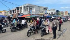 Polres Pidie Jaya bersama Polsek jajaran melaksanakan patroli dan pengaturan lalu lintas di pasar tumpah Minggu, 2 Maret 2025.foto.ist