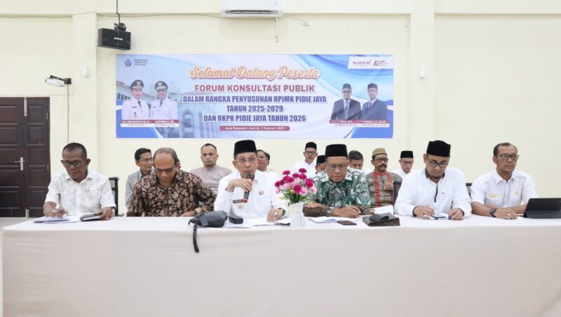 Bupati Pidie Jaya  Tgk . H . Sibral Malasyi MA, ME. Hadiri Forum Konsultasi Publik . (RPJMK) Dan (RKPK) Tahun  2026. bertempat di Aula Kantor Bappeda. Jumat (7/3/2025).