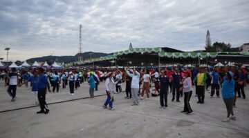 Senam Pagi Massal Digelar, Dalam Rangka HUT Ke-26 Kabupaten Toba