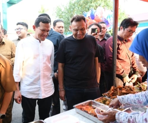 Kunjungi Pasar Ramadhan Cemerleng Kota Banda Aceh, Ini Pesan Wagub Kepada Pelaku Usaha