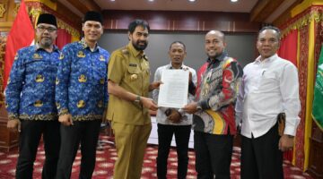 Fadhil Ilyas Ditunjuk Kembali Sebagai Plt Direktur Utama Bank Aceh Dalam RUPSLB