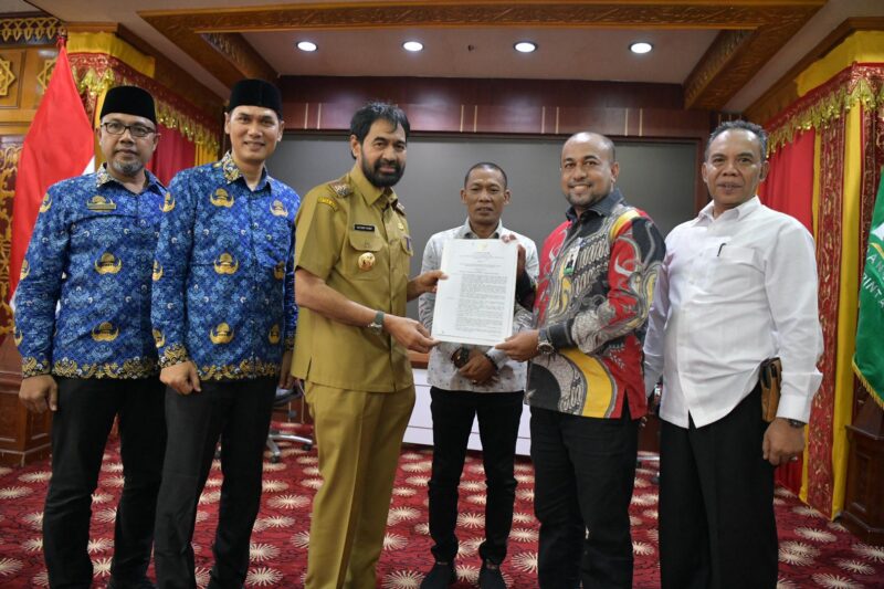 Fadhil Ilyas Ditunjuk Kembali Sebagai Plt Direktur Utama Bank Aceh Dalam RUPSLB