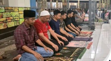 PETUGAS DAN WBP KHUSUK MELAKSANAKAN SHALAT ISYA’ DAN TARAWIH BERJAMAAH SELAMA BULAN RAMADHAN