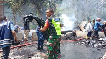 Kebakaran di Desa Penggalangan, TNI Bersama TIM Gabungan Bantu Padamkan Kebakaran