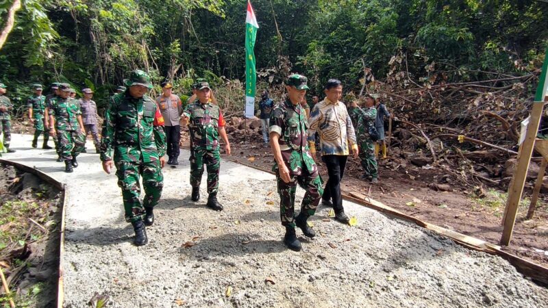 Mayjen TNI Christian Kurnianto Tehuteru melaksanakan kunjungan kerja ke Kota Sabang dalam rangka Pengawasan dan Evaluasi (Wasev) program TNI Manunggal Membangun Desa (TMMD) ke-123 