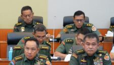 TNI merupakan langkah strategis untuk memperkuat pertahanan negara, meningkatkan profesionalisme prajurit, serta memastikan supremasi sipil dalam kehidupan berbangsa dan bernegara, hal tersebut disampaikan Kapuspen TNI dalam Keterangan tertulisnya, Sabtu (16/3/2025)