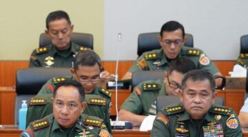 TNI merupakan langkah strategis untuk memperkuat pertahanan negara, meningkatkan profesionalisme prajurit, serta memastikan supremasi sipil dalam kehidupan berbangsa dan bernegara, hal tersebut disampaikan Kapuspen TNI dalam Keterangan tertulisnya, Sabtu (16/3/2025)