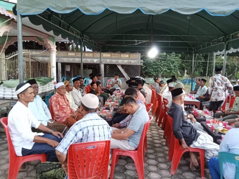 Jalin Kebersamaan, Warga Kuta Gelumpang Buka Puasa Bersama. senin (17/3/2025) foto Jurnalis TLII.