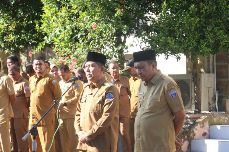Bupati dan Wakil Bupati Pidie Jaya, Pimpin Apel mengawali hari pertama  di lingkungan Pemkab Pidie Jaya pada Selasa (08/04/2025) foto.Ist